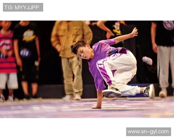 广州极限运动嘉年华街舞队精彩节奏表现引发观众热烈反响